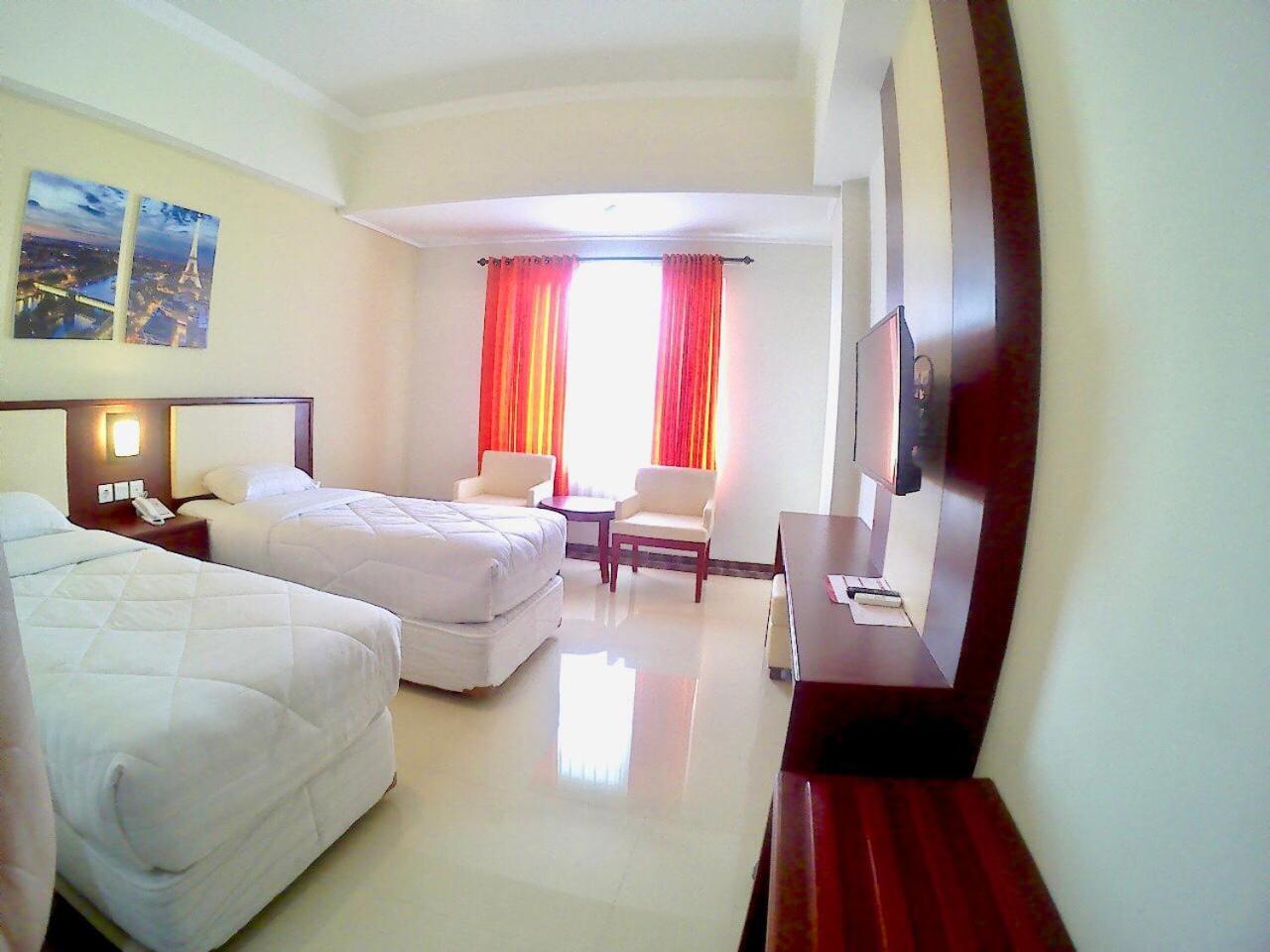 Hotel Tosan Solo Baru Grogol Exteriör bild